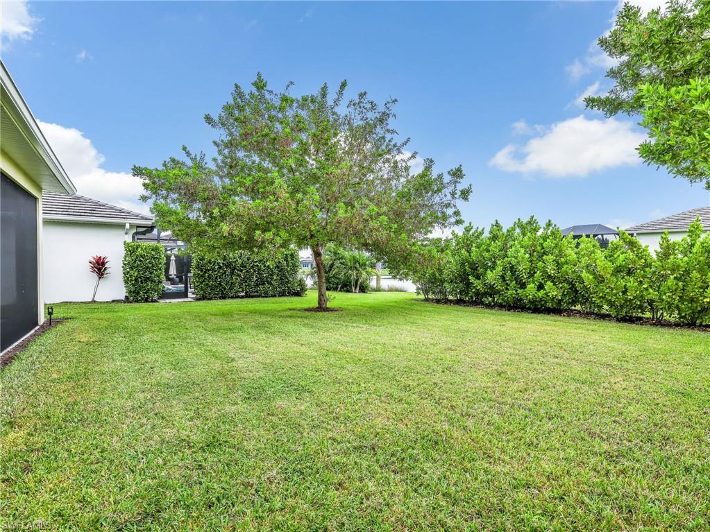 9078 Montserrat Dr Property Photo 24