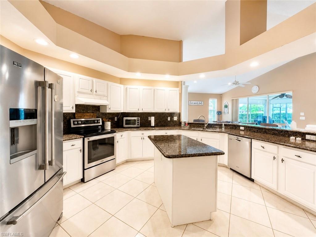 436 Crossfield Cir Property Photo 2