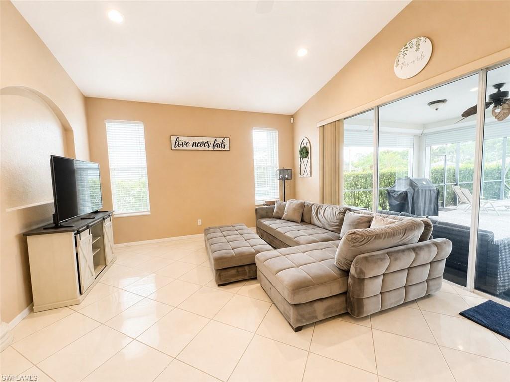 436 Crossfield Cir Property Photo 12