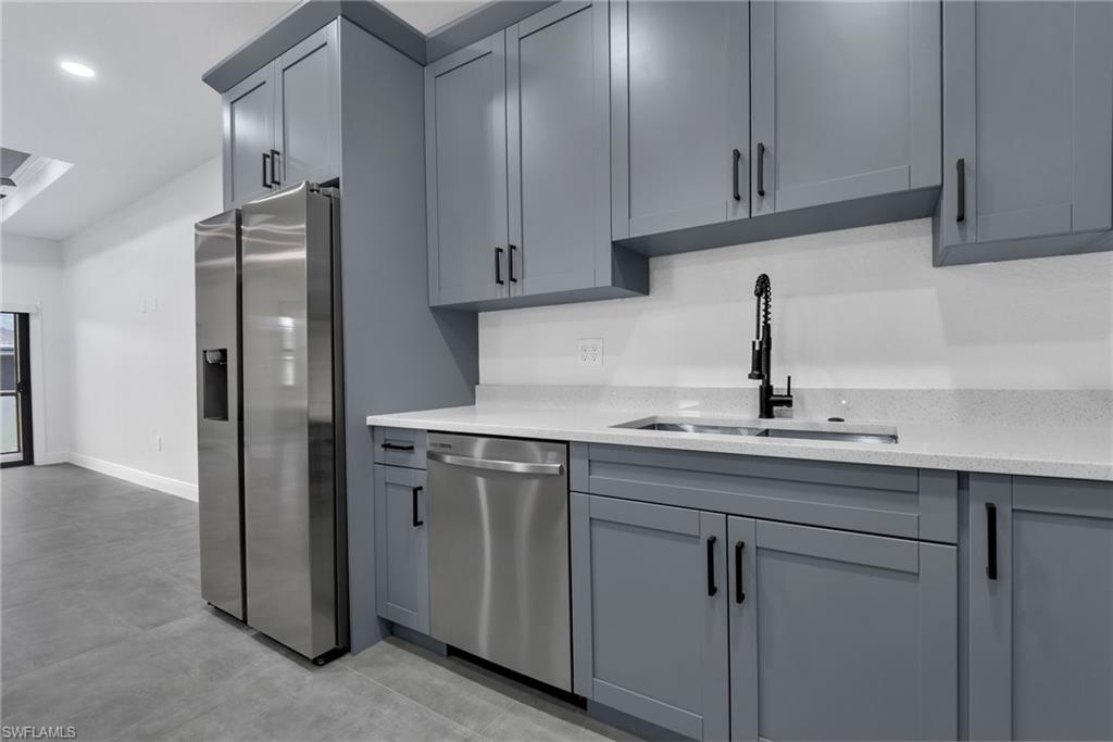 2625/2627 Sunniland Blvd Property Photo 4