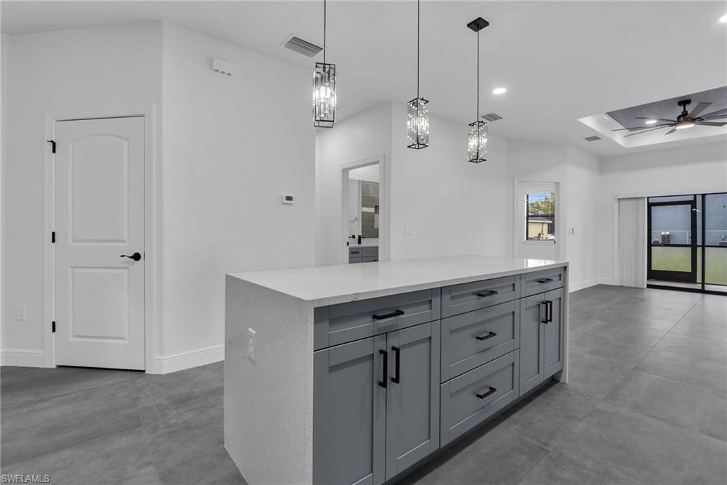 2625/2627 Sunniland Blvd Property Photo 8