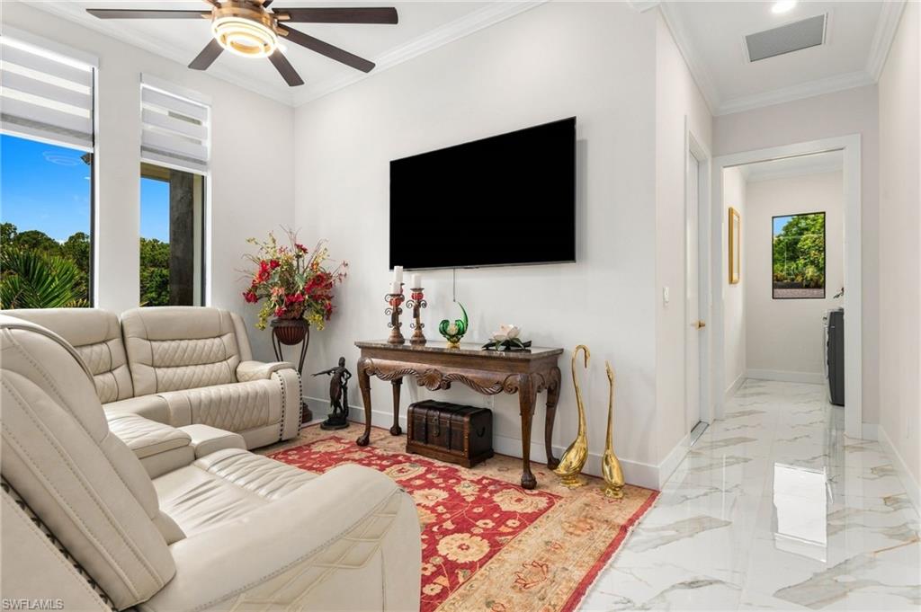 499 Golden Gate Blvd E Property Photo 9