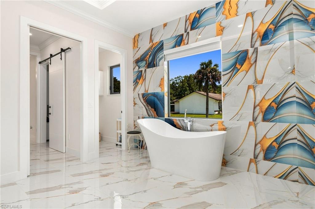 499 Golden Gate Blvd E Property Photo 23