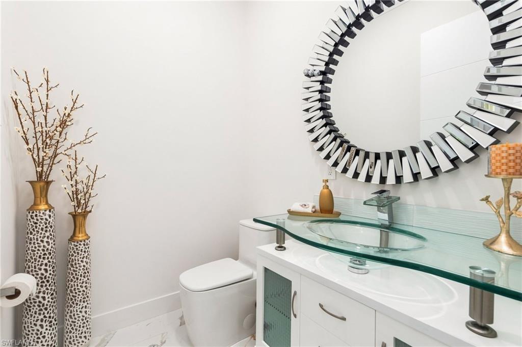 499 Golden Gate Blvd E Property Photo 28