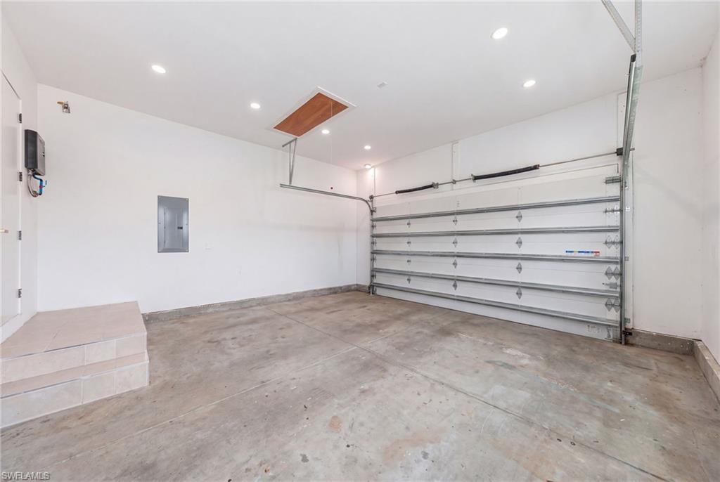 499 Golden Gate Blvd E Property Photo 30