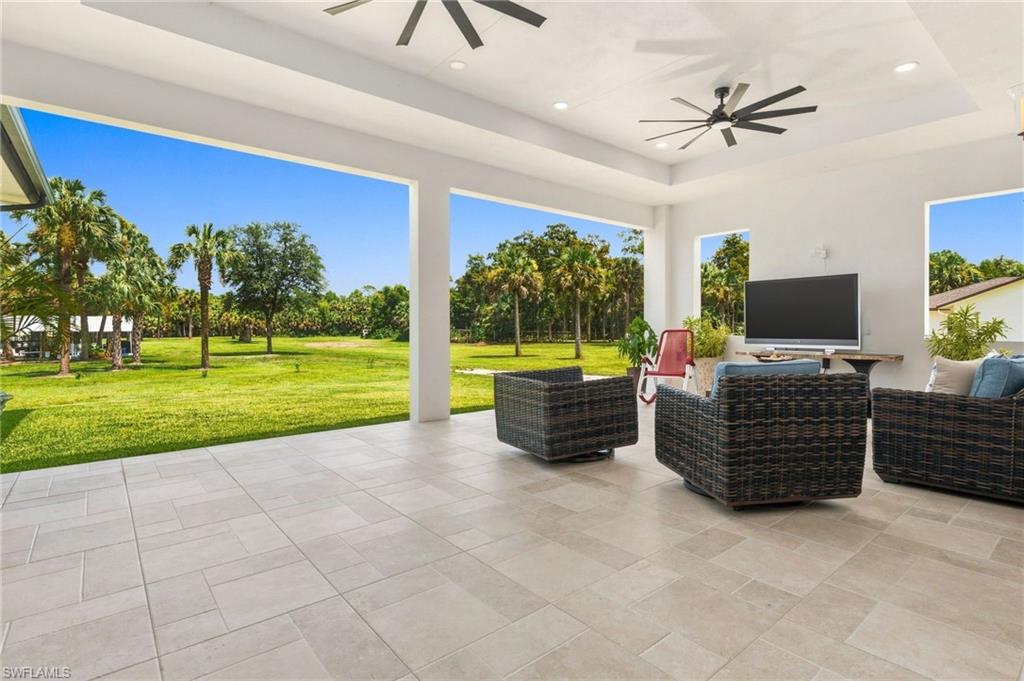 499 Golden Gate Blvd E Property Photo 31