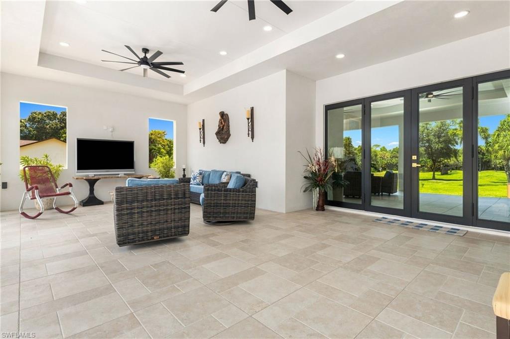 499 Golden Gate Blvd E Property Photo 32