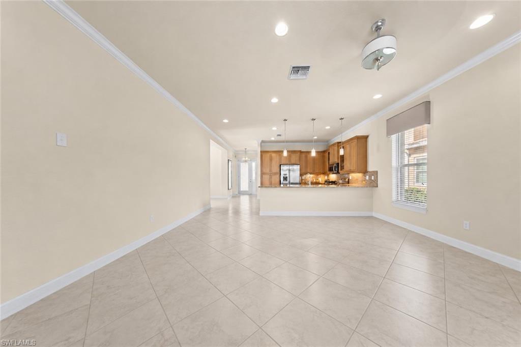 11292 Sparkleberry Dr Property Photo 4