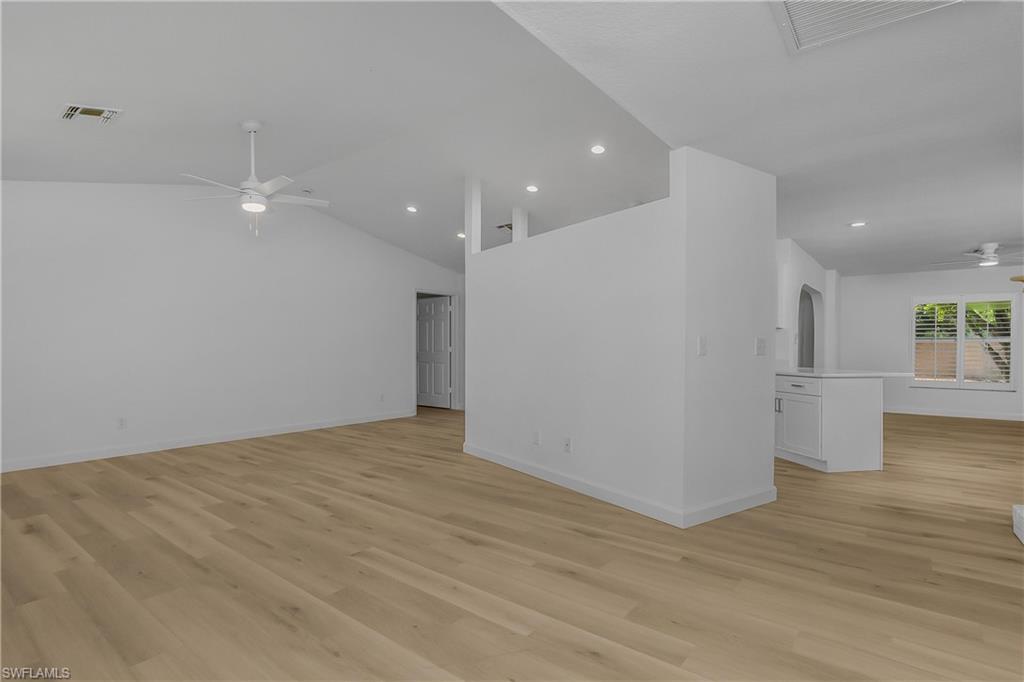 12393 Londonderry Ln Property Photo 11