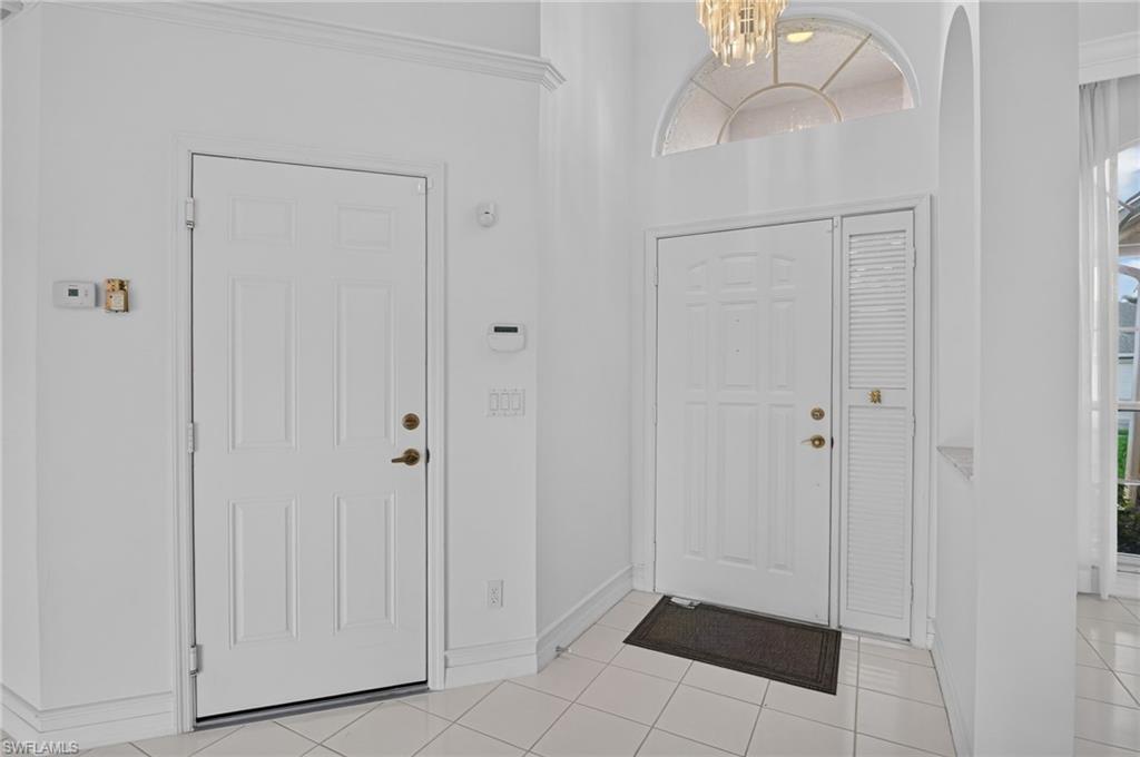 2126 Crown Pt Property Photo 5