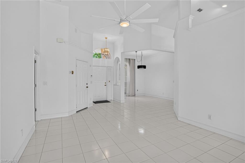 2126 Crown Pt Property Photo 8