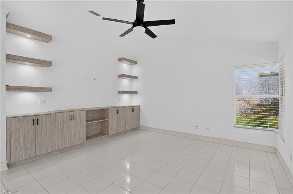 2126 Crown Pt Property Photo 18
