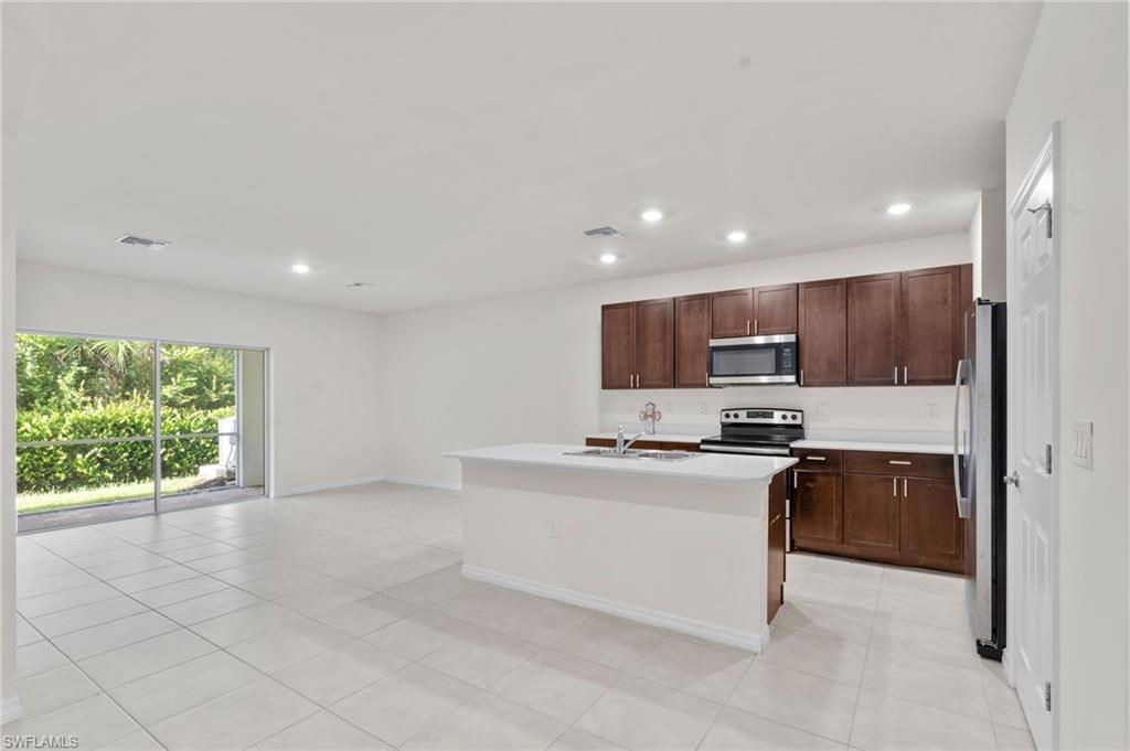 15535 Wildflower Cir Property Photo 2