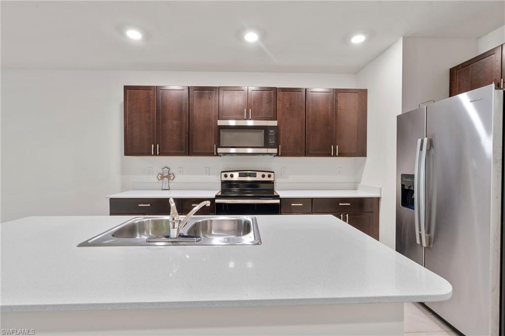 15535 Wildflower Cir Property Photo 5