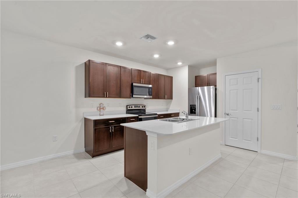 15535 Wildflower Cir Property Photo 8