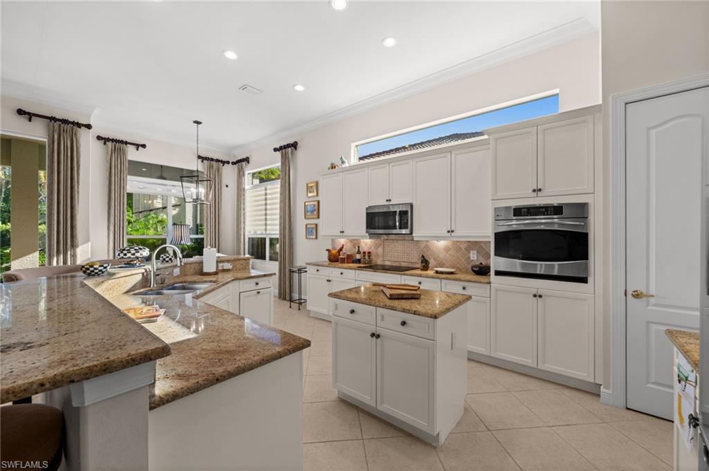 12119 Via Cercina Dr Property Photo 9