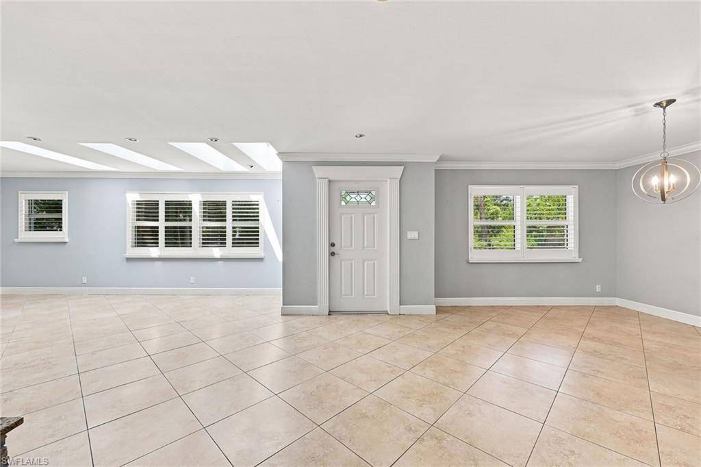6574 Trail Blvd Property Photo 3
