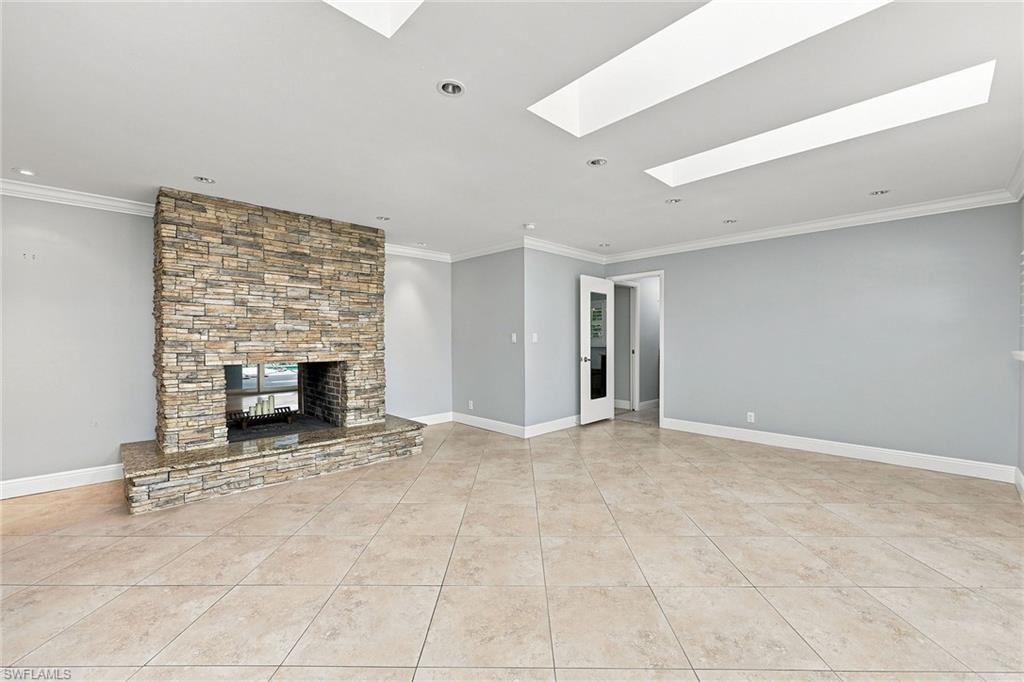 6574 Trail Blvd Property Photo 4