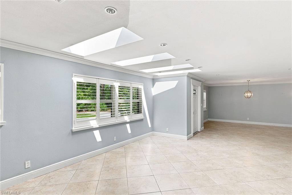 6574 Trail Blvd Property Photo 6