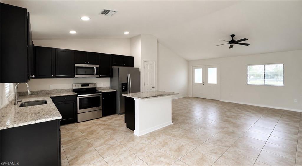2208 42nd Pl Property Photo 5