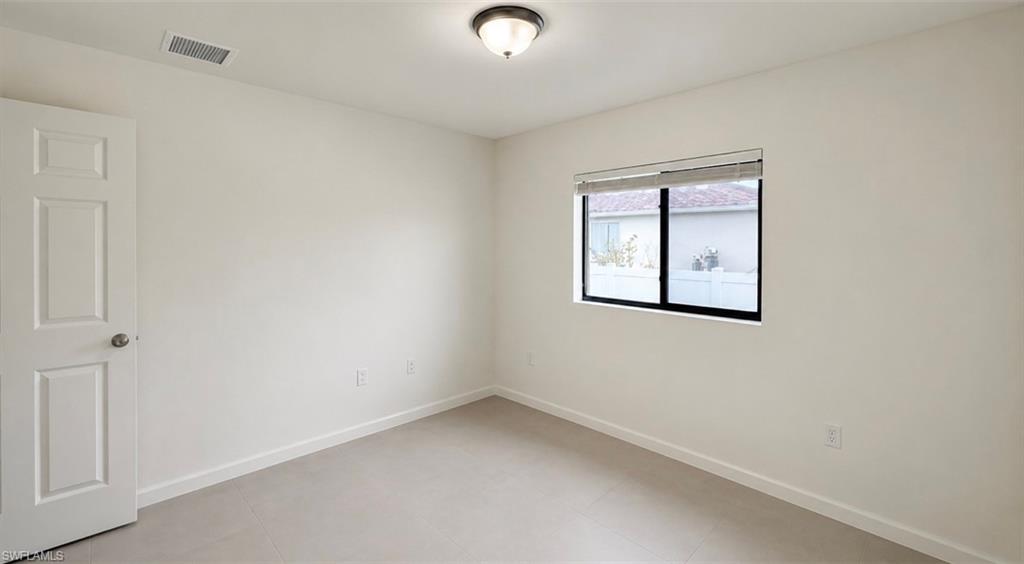 2208 42nd Pl Property Photo 13