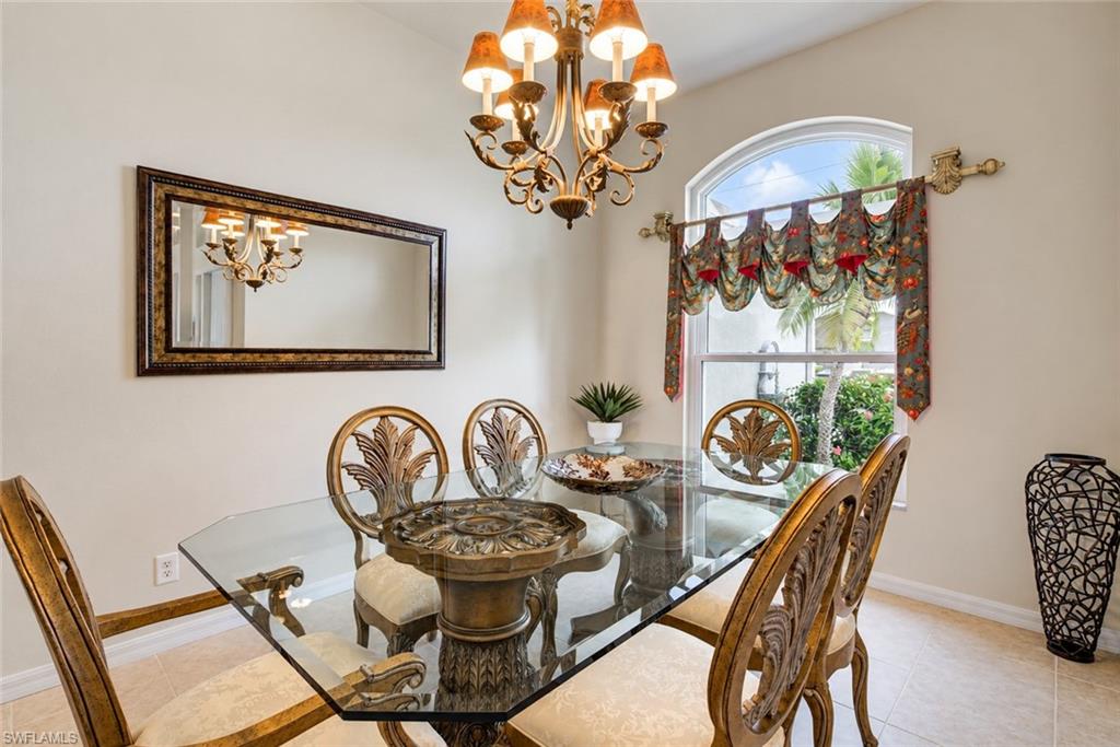 927 28th Ter Property Photo 4