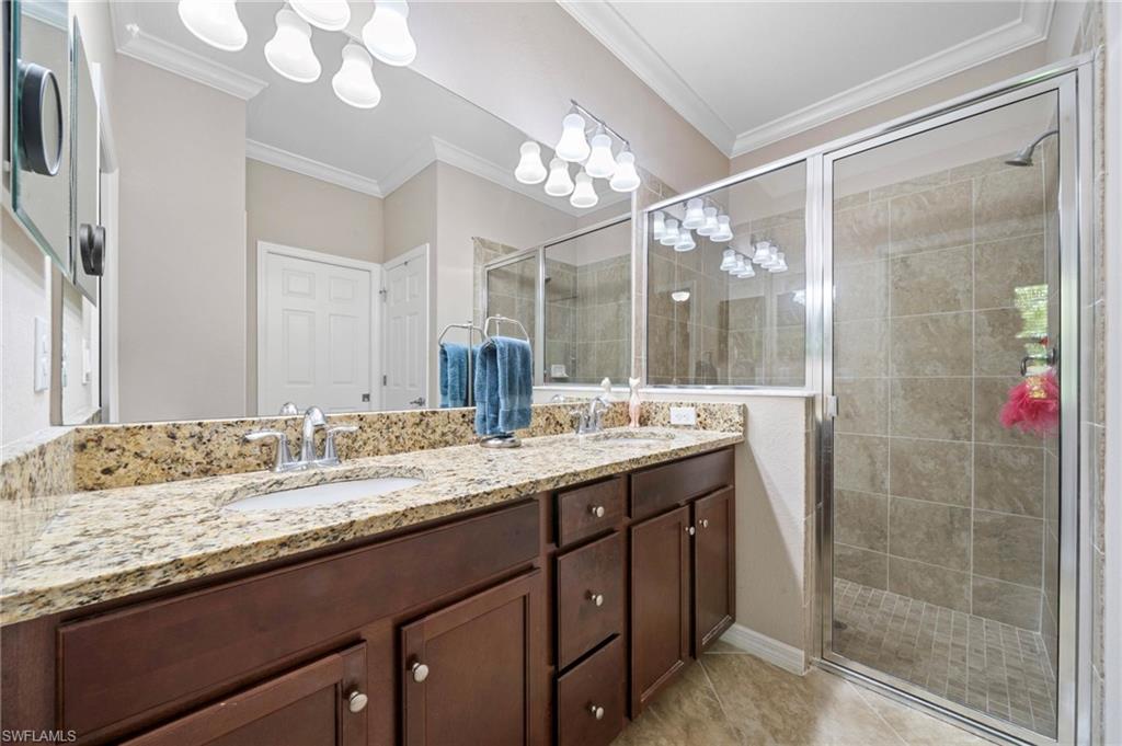9086 Woodhurst Dr Property Photo 16