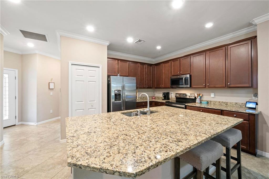 9086 Woodhurst Dr Property Photo 18