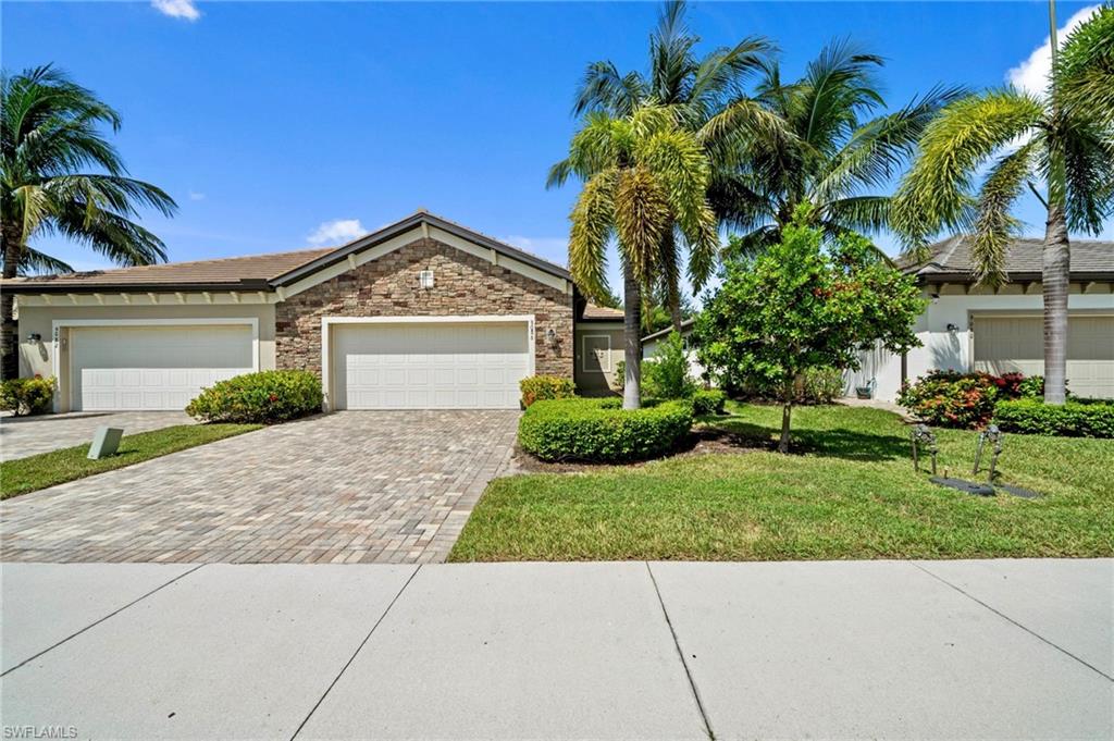 9086 Woodhurst Dr Property Photo 32
