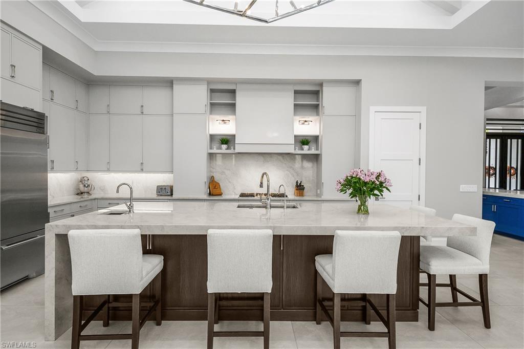 18410 Blue Eye Loop Property Photo 4