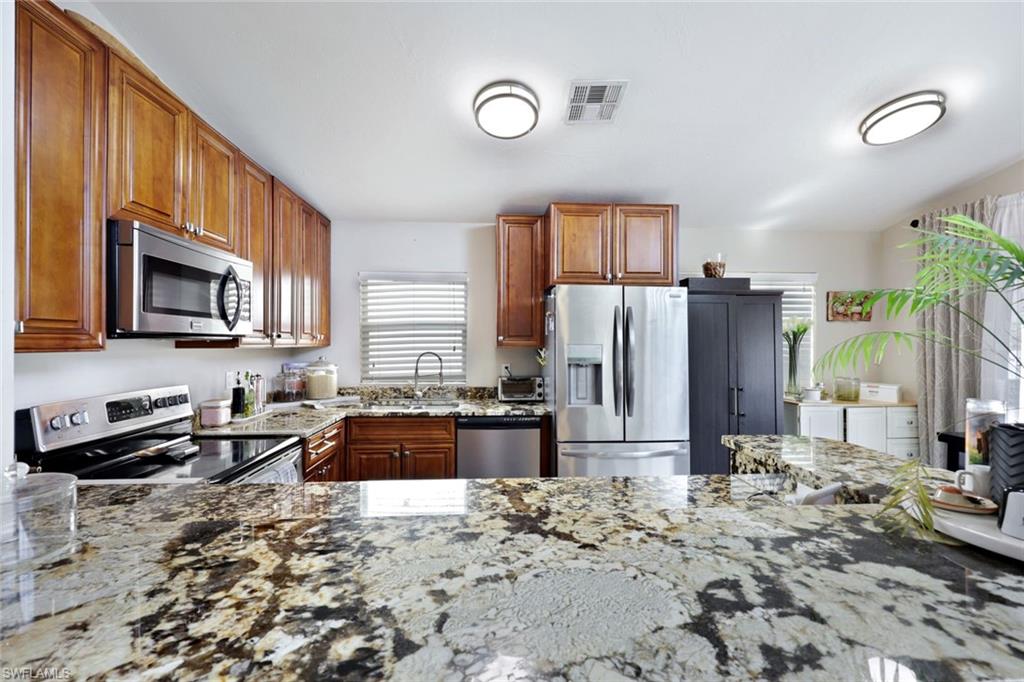 5018 Eclipse Ct Property Photo 11