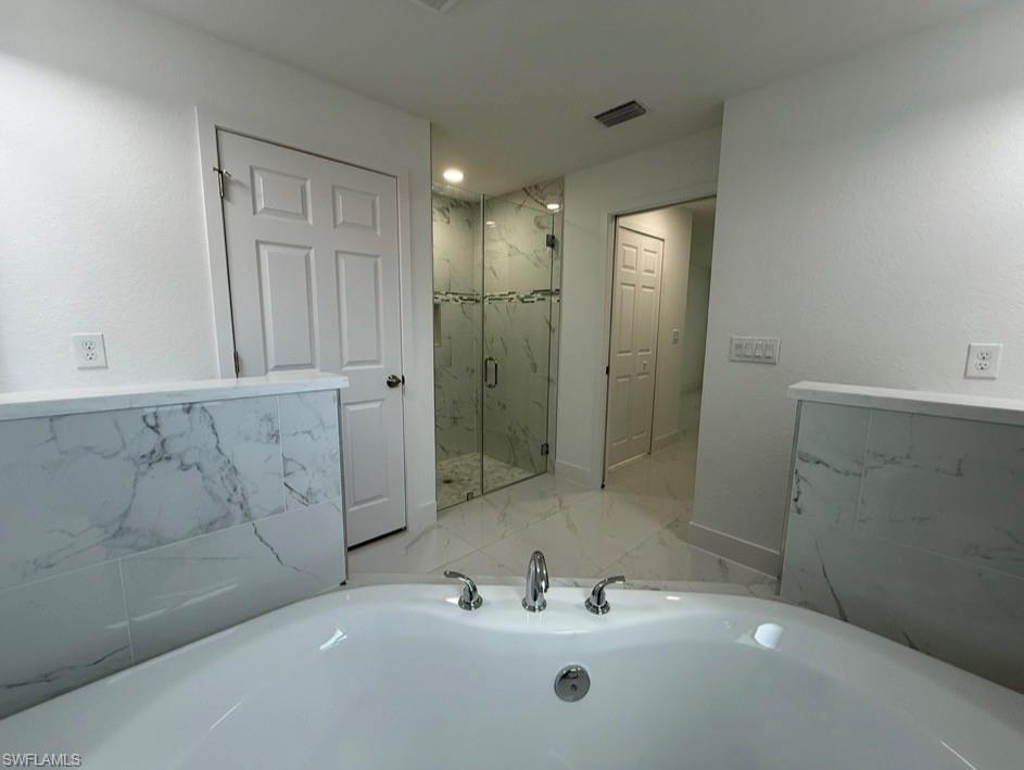 1003 Congress Ave Property Photo 14