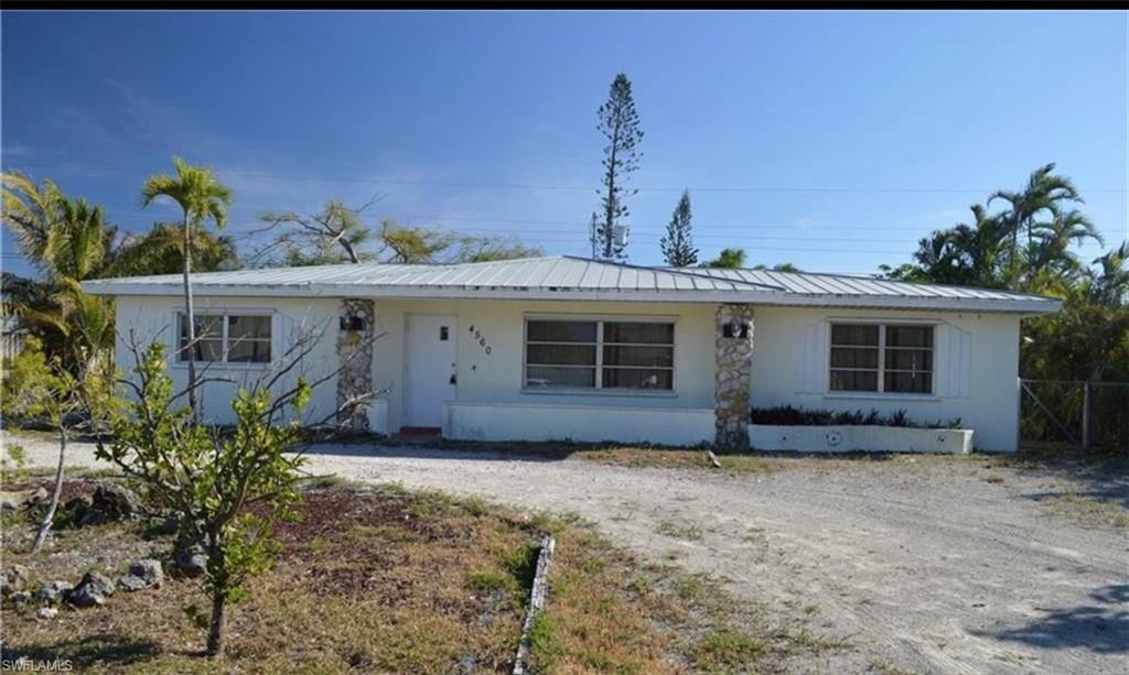 4560 Capri Dr Property Photo 1