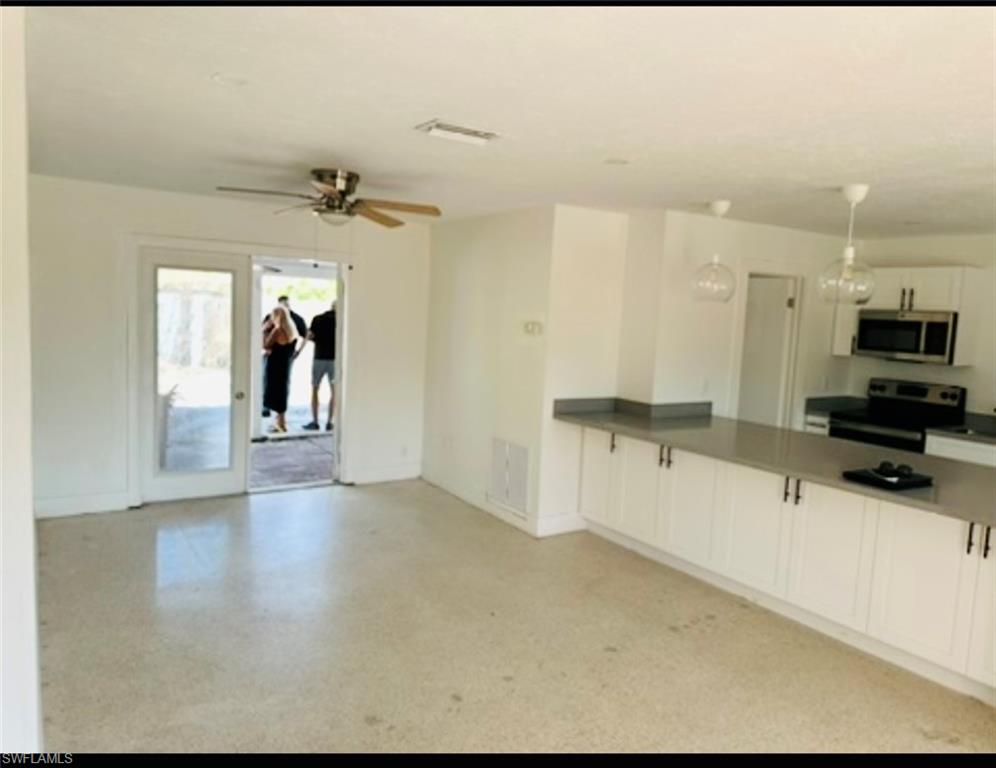4560 Capri Dr Property Photo 4