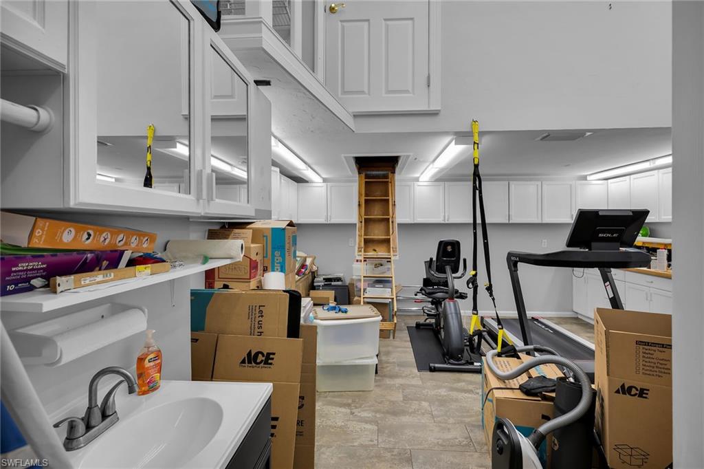 136 Shorecrest Ct Property Photo 28