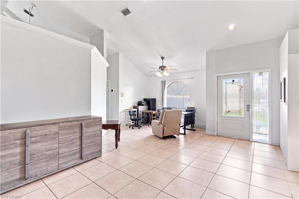 1140 Golden Gate Blvd W Property Photo 8