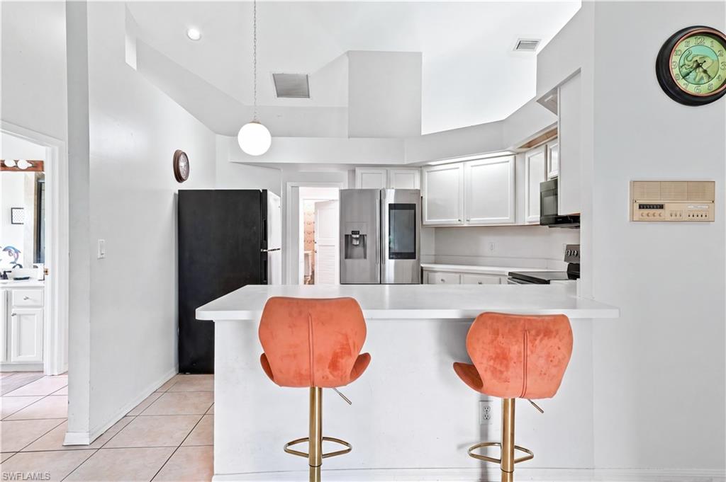 1140 Golden Gate Blvd W Property Photo 15