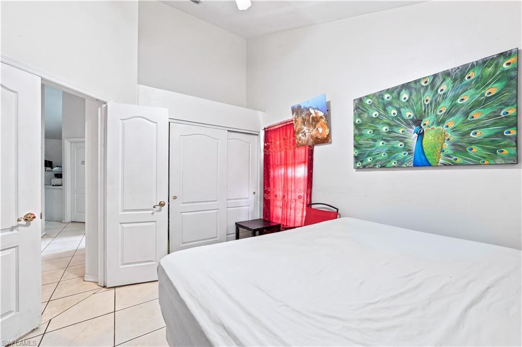 1140 Golden Gate Blvd W Property Photo 19