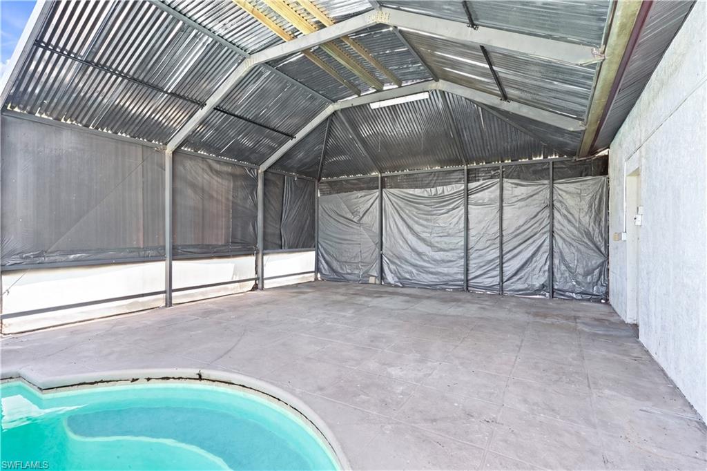 1140 Golden Gate Blvd W Property Photo 31