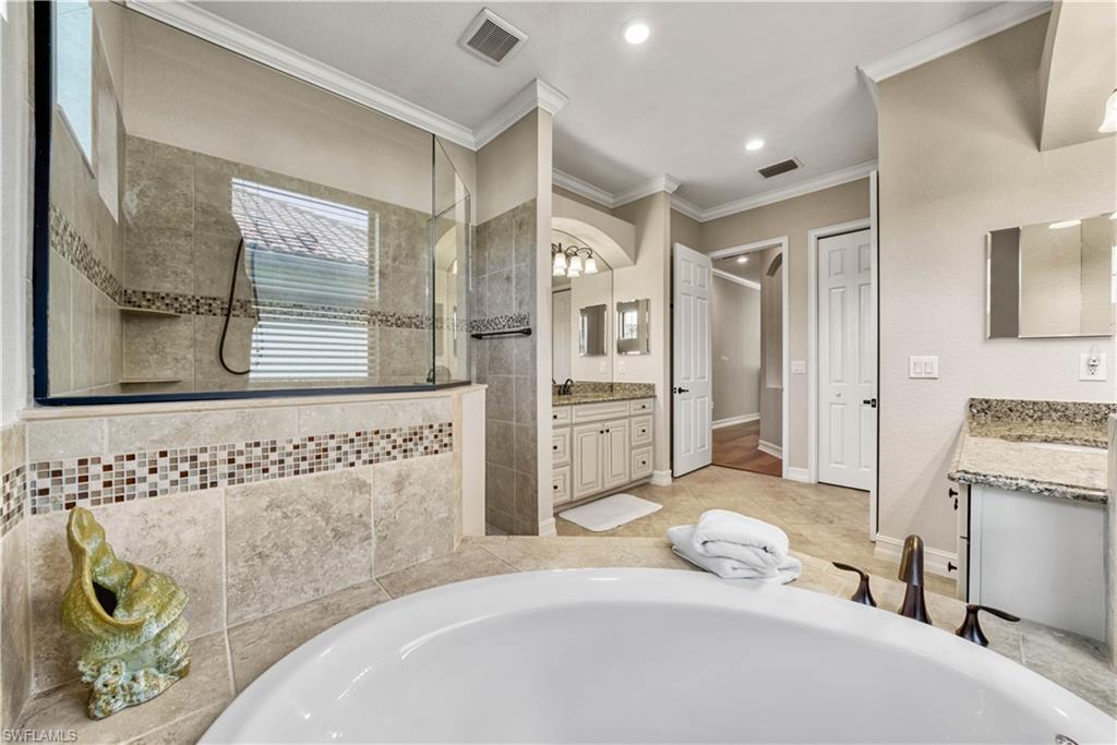 9569 Siracusa Ct Property Photo 22