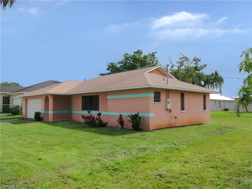1825 Fountain St Property Photo 3