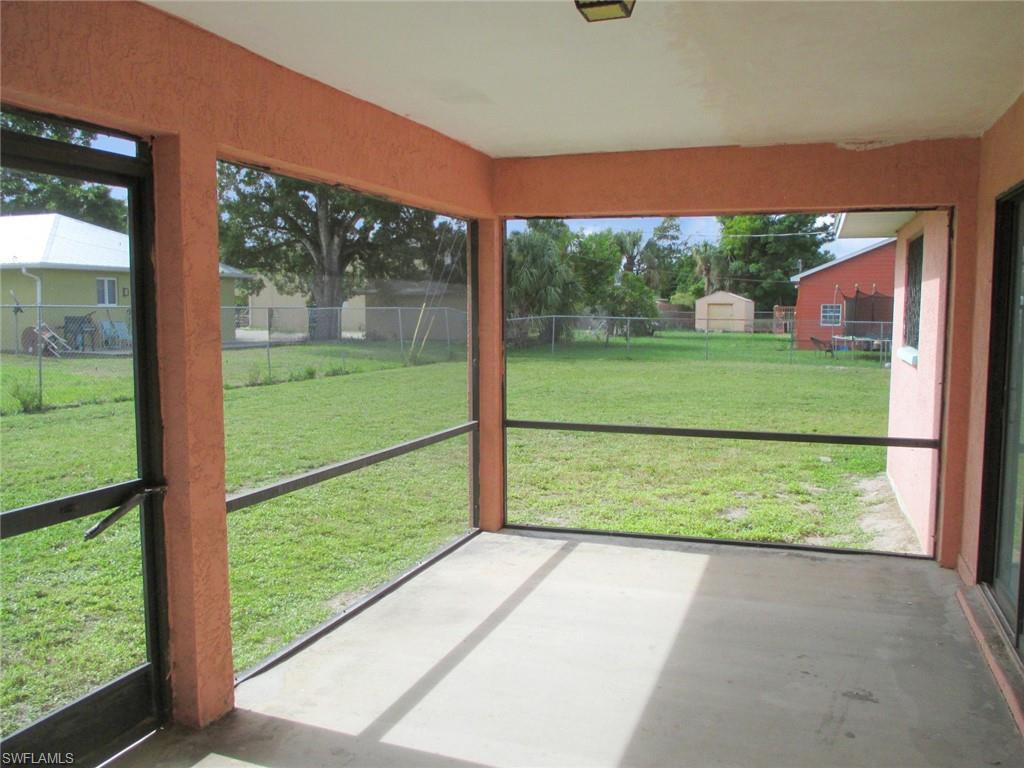 1825 Fountain St Property Photo 5