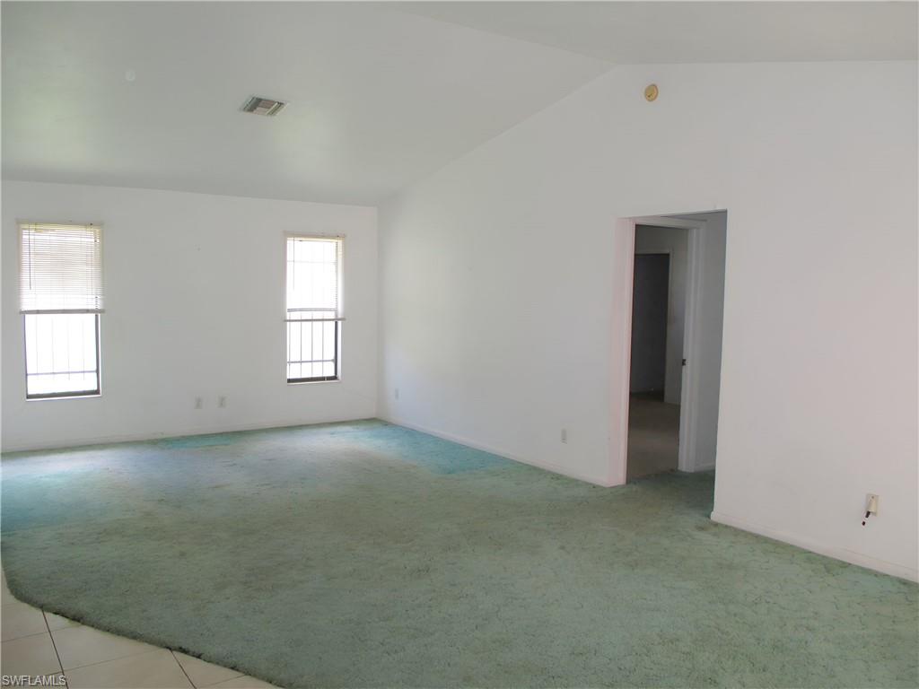 1825 Fountain St Property Photo 9