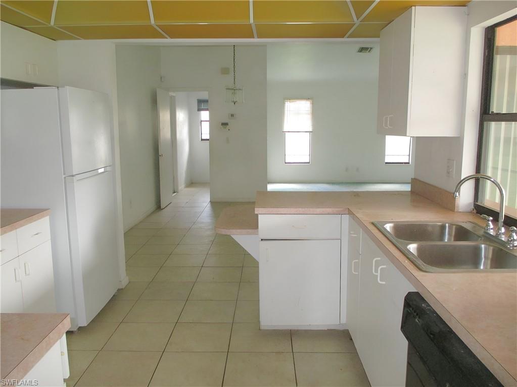 1825 Fountain St Property Photo 16