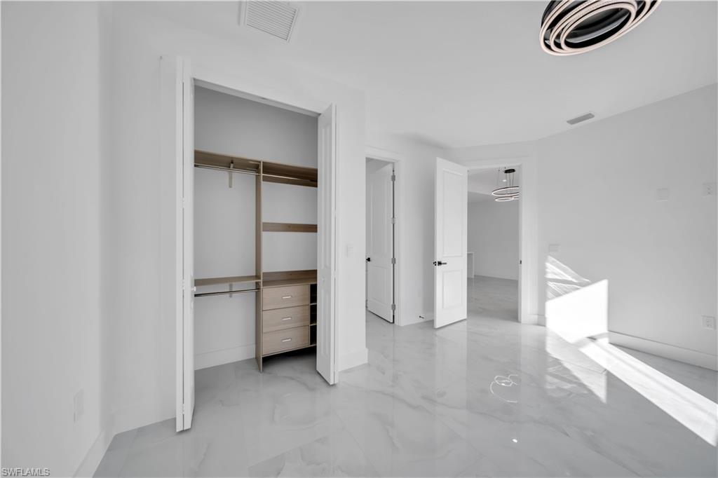 243-245 Greenbriar Blvd Property Photo 10