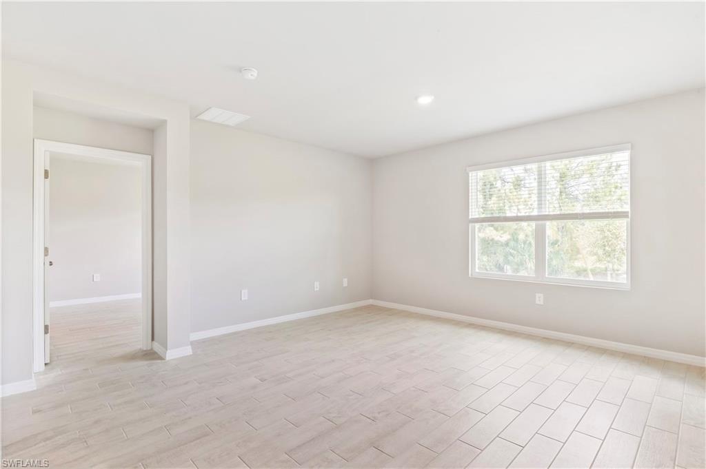 9016 Lawn Ct Property Photo 6