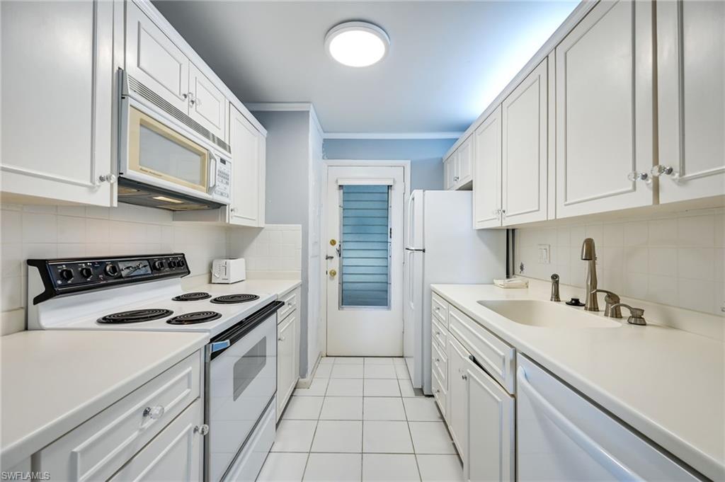 1300 Gulf Shore Blvd N 509 Property Photo 16