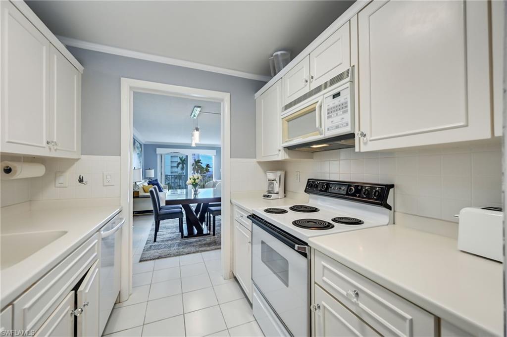 1300 Gulf Shore Blvd N 509 Property Photo 17