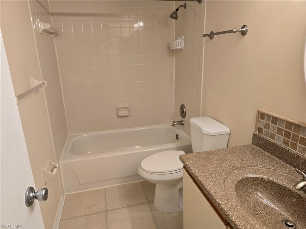 5750 Woodmere Lake Cir H101 Property Photo 25