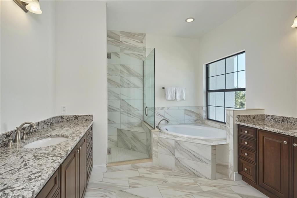 4570 Colony Villas Dr 3 Property Photo 12